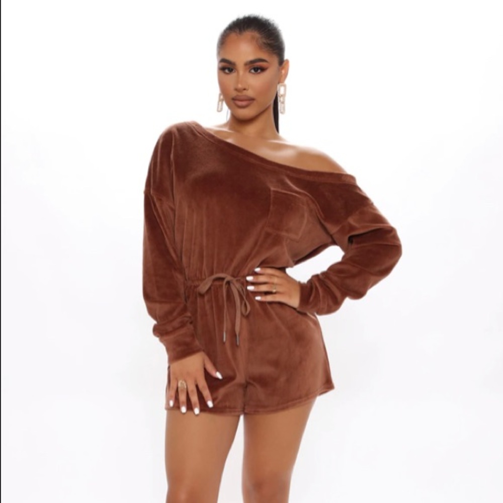 Teddy bear 🧸 Brown soft off shoulder velour romper - Picture 1 of 5